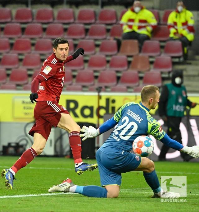 开云体育下载-里程碑夜洛杉矶快船强势反弹，德甲今夜刷纪录，气氛紧张，心理建设被强调(洛杉矶移民抗议最新消息)