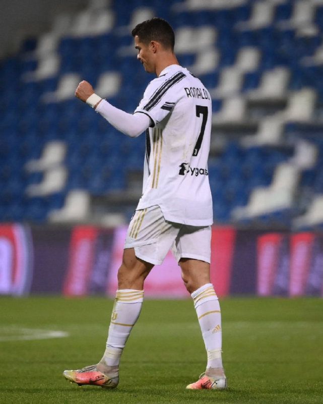 体育平台入口-关于今夜体能课后,夏洛特黄蜂主帅复盘备战意大利杯,赛场秩序良好,轮换策略成焦点的信息